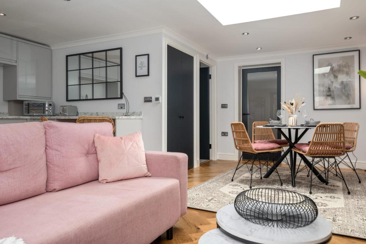 Guestready - Unique Home Near Wimbledon With Gorgeous Deck And Parking London Exteriör bild