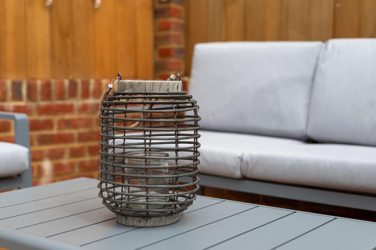 Guestready - Unique Home Near Wimbledon With Gorgeous Deck And Parking London Exteriör bild