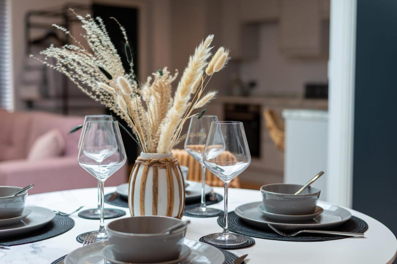 Guestready - Unique Home Near Wimbledon With Gorgeous Deck And Parking London Exteriör bild